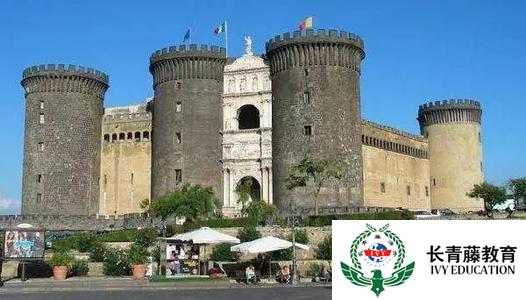 意大利語學(xué)習(xí)--參觀那不勒斯歷史中心 VISITA AL CENTRO STORICO DI NAPOLI